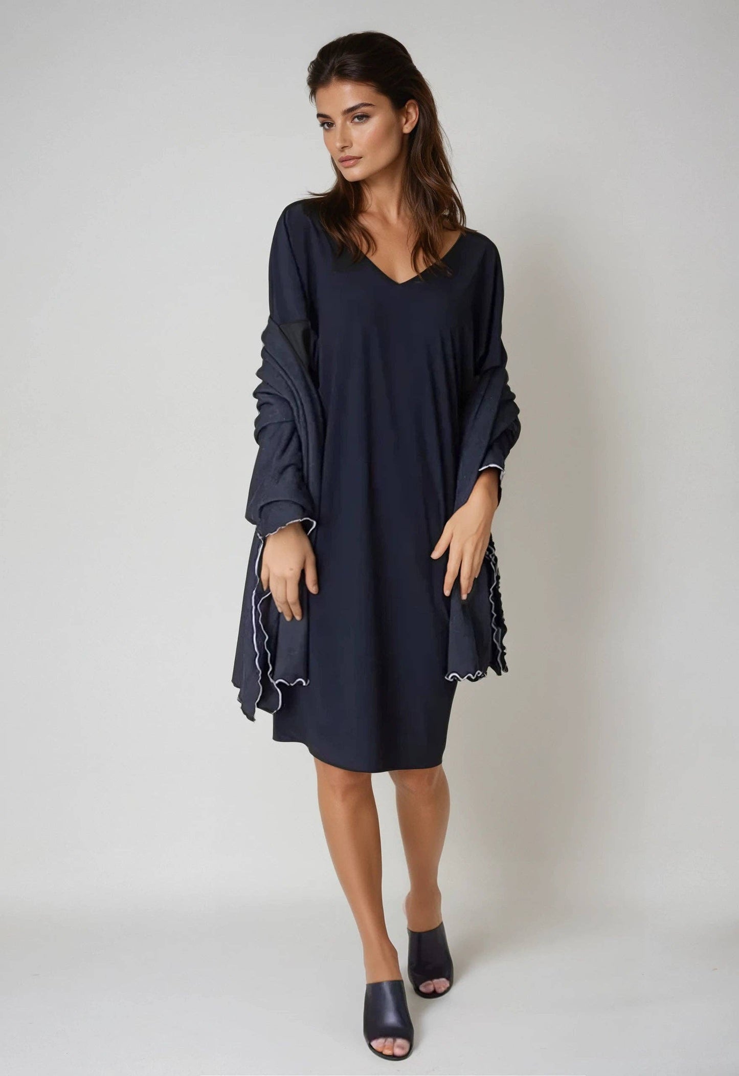 Buki Travel Wrap - Charcoal Grey