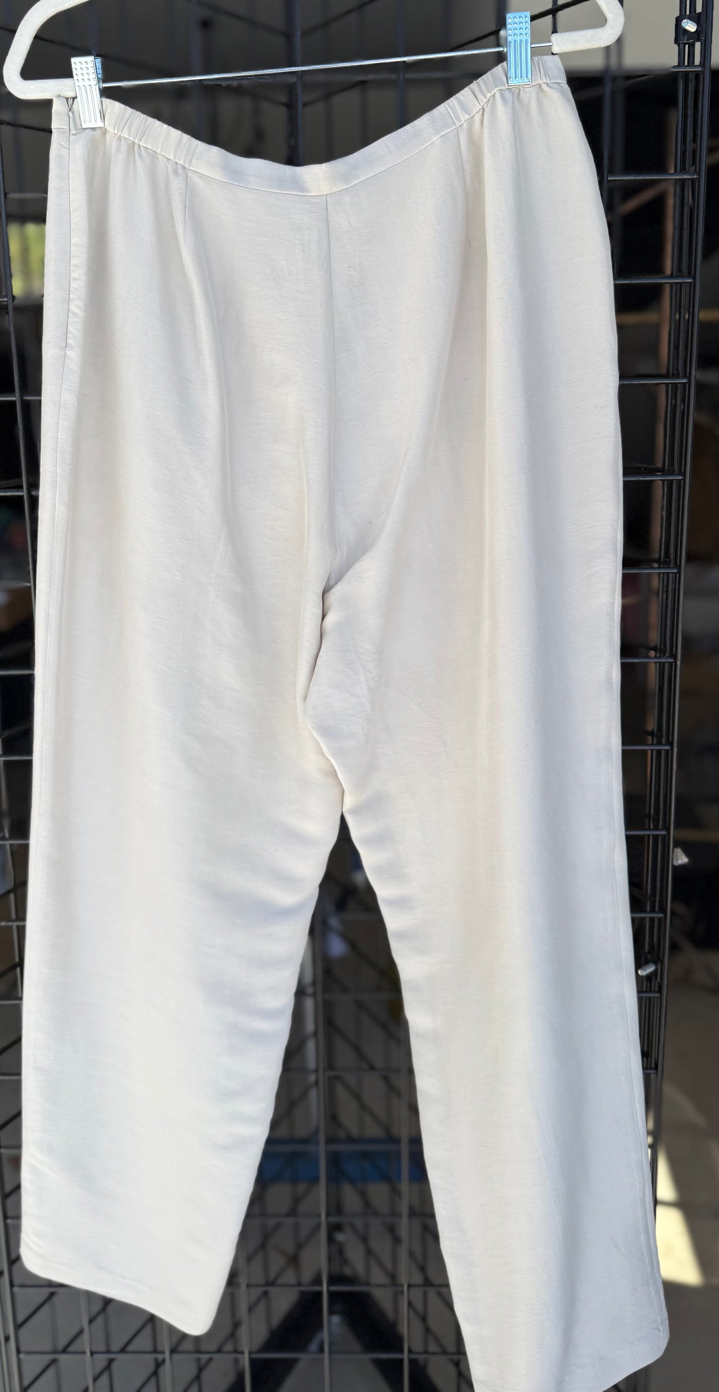 Eileen Fisher Ivory Lightweight Pants – Luxury Consignment