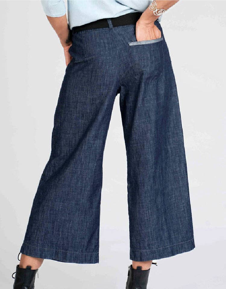 Studio Pants: 4/XL