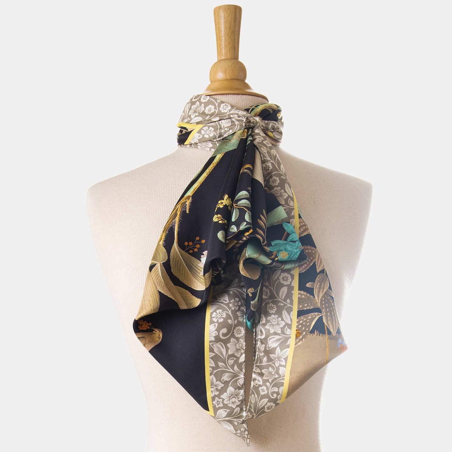 Fantasia - Hand Rolled Silk Foulard - Black