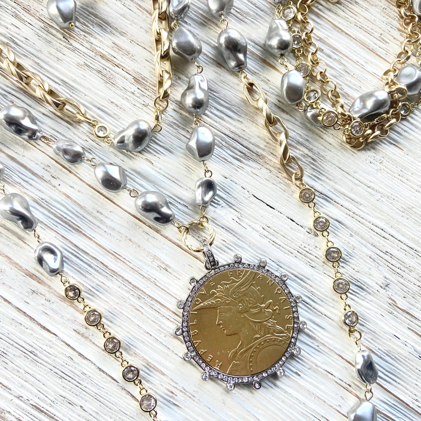 Modern vintage gray porcelian baroque pearl single layering