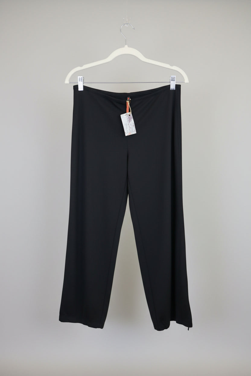 Cop. Copine Designer Black Pants
Made in Portugal - Luxury Consignment