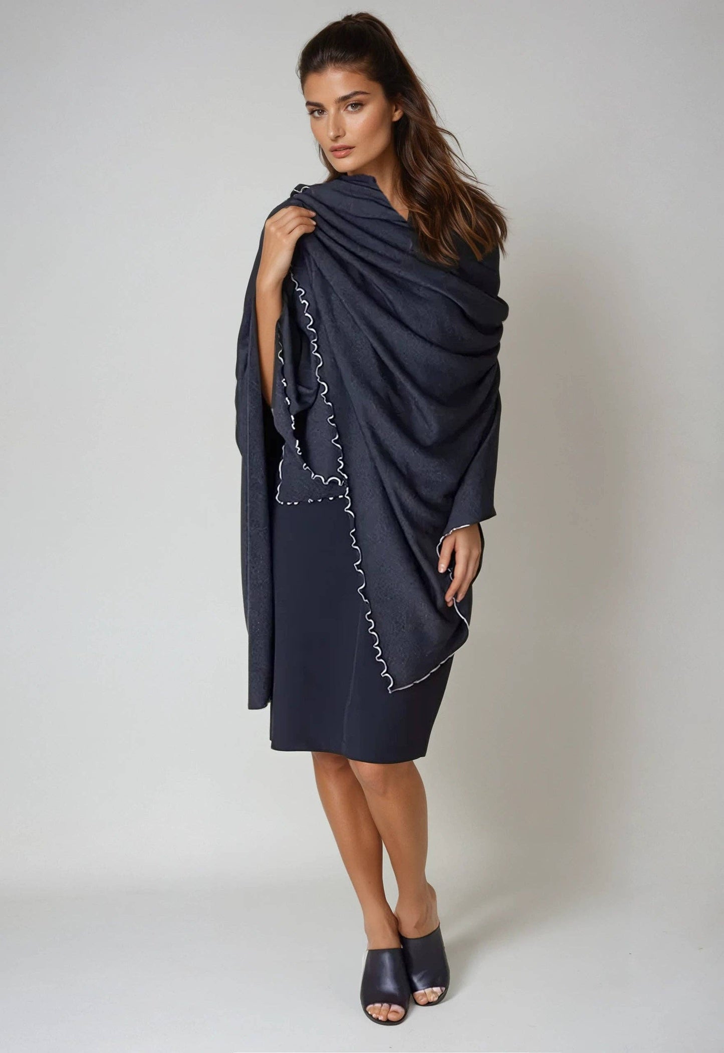 Buki Travel Wrap - Charcoal Grey