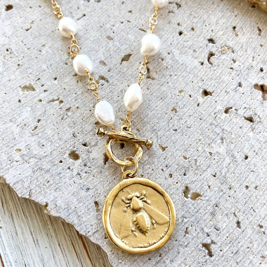 Queen bee pearl necklace boutique salon bee Jewerly  trendy