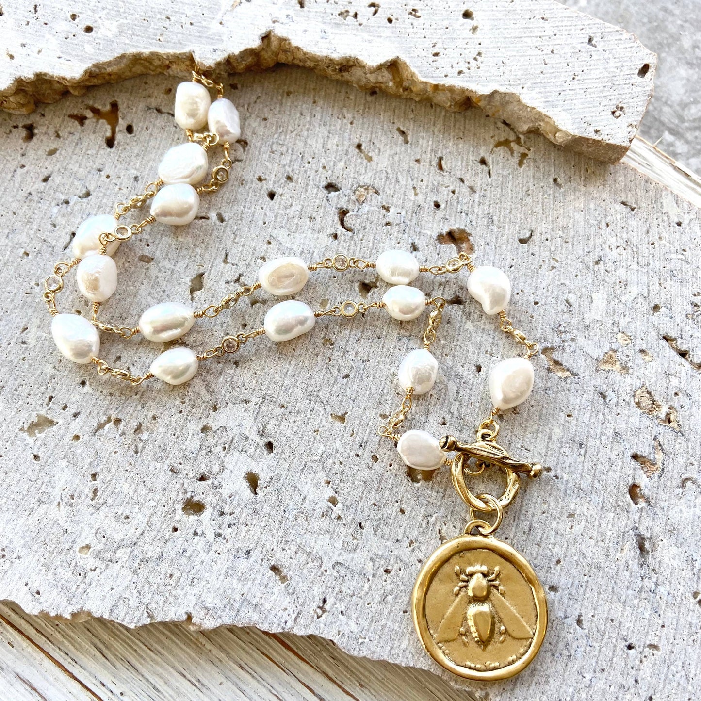 Queen bee pearl necklace boutique salon bee Jewerly  trendy