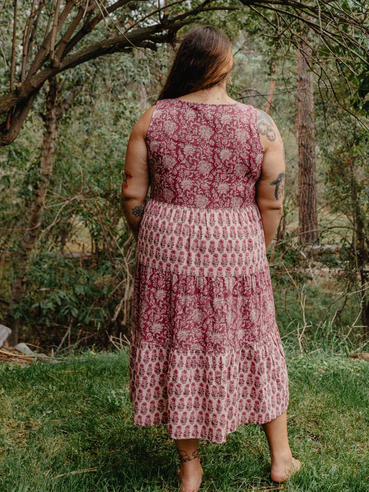 Thais Tiered Sleeveless Plus Size Dress Magenta Vine Floral