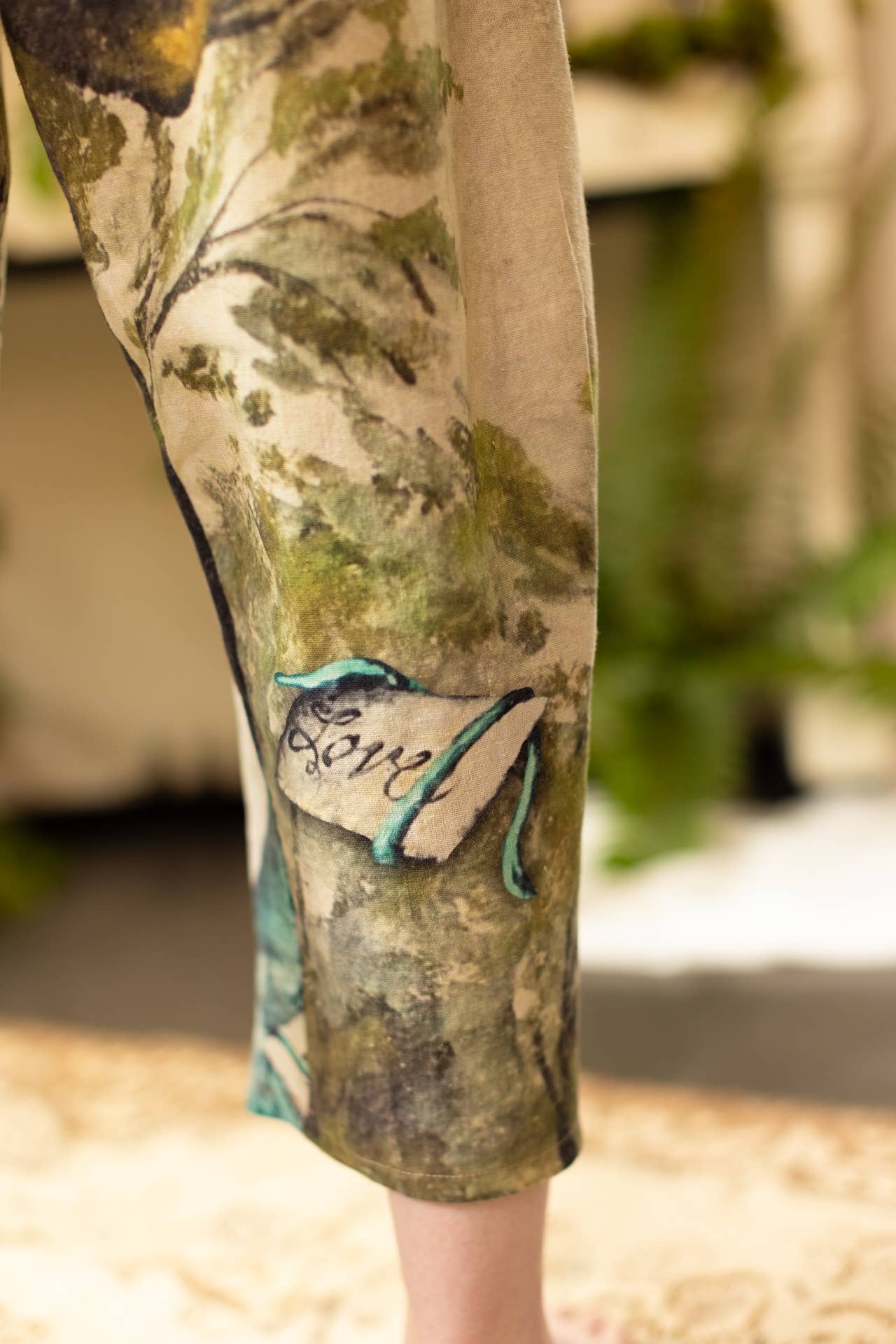Theatre of Dreams Linen Cropped Artist Pant w/ Swan, Birds