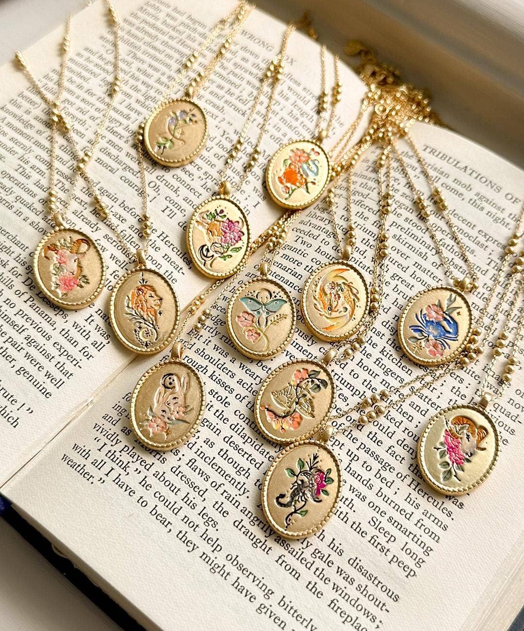 FABLE The Zodiac Necklace - Aries