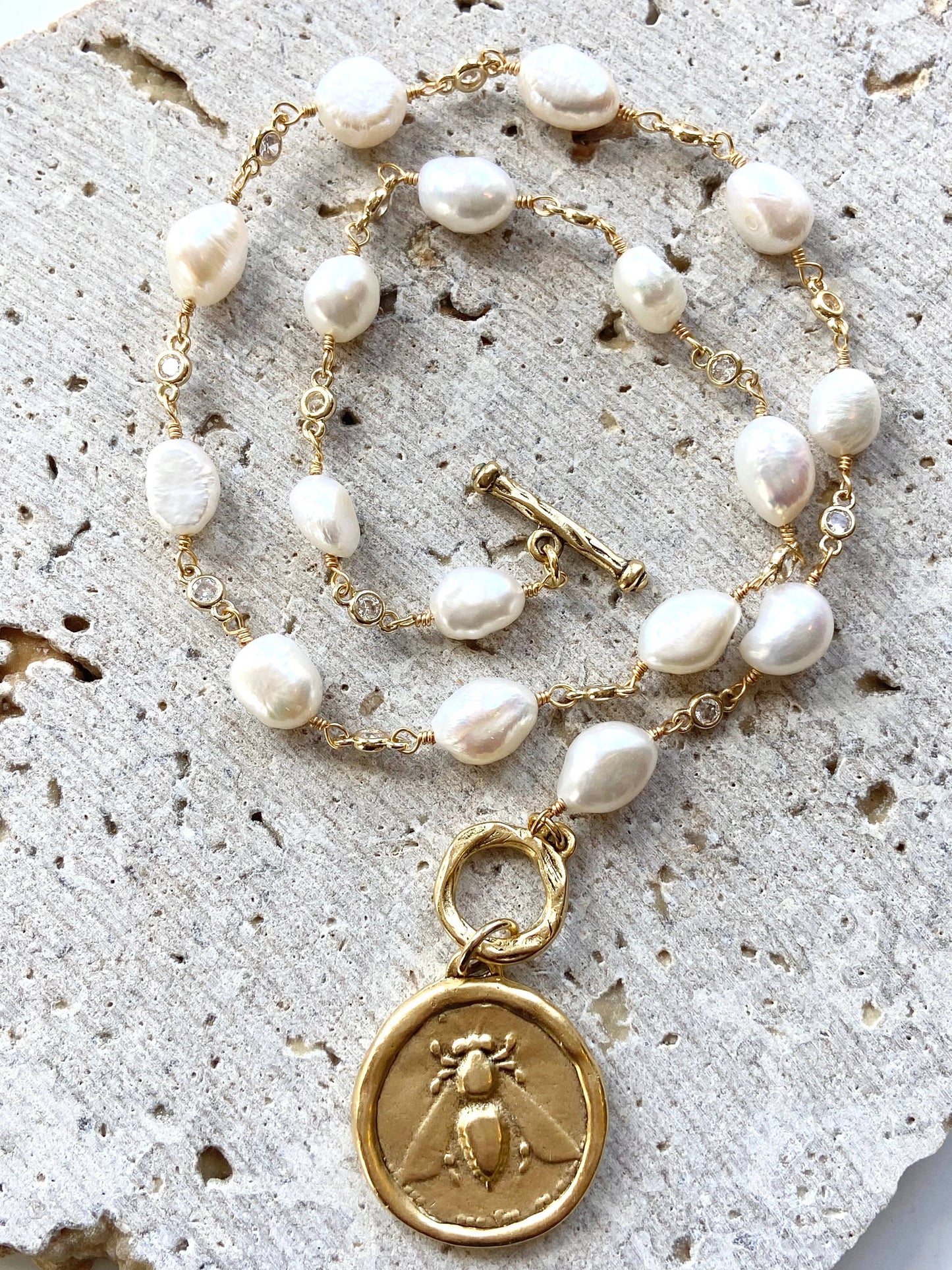 Queen bee pearl necklace boutique salon bee Jewerly  trendy