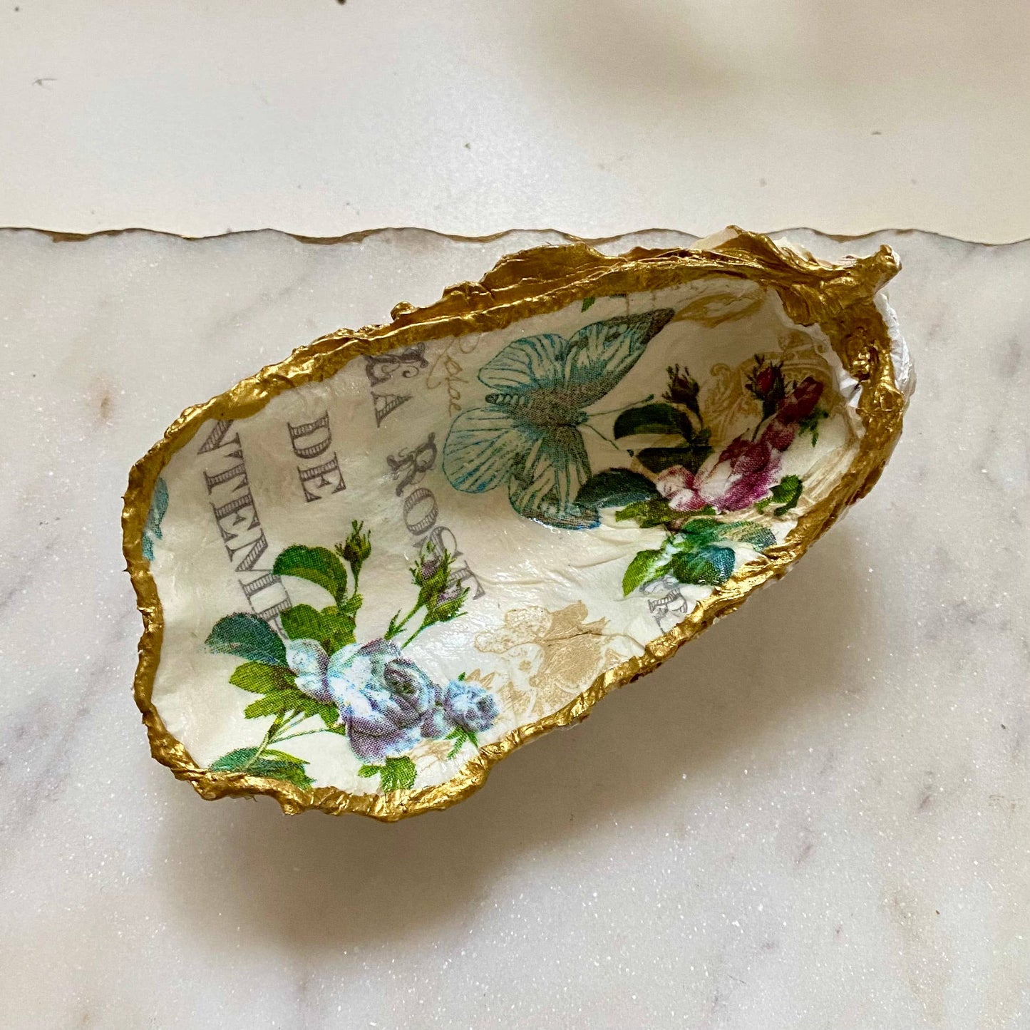 La Vie En Rose Oyster Shell Jewelry Dish