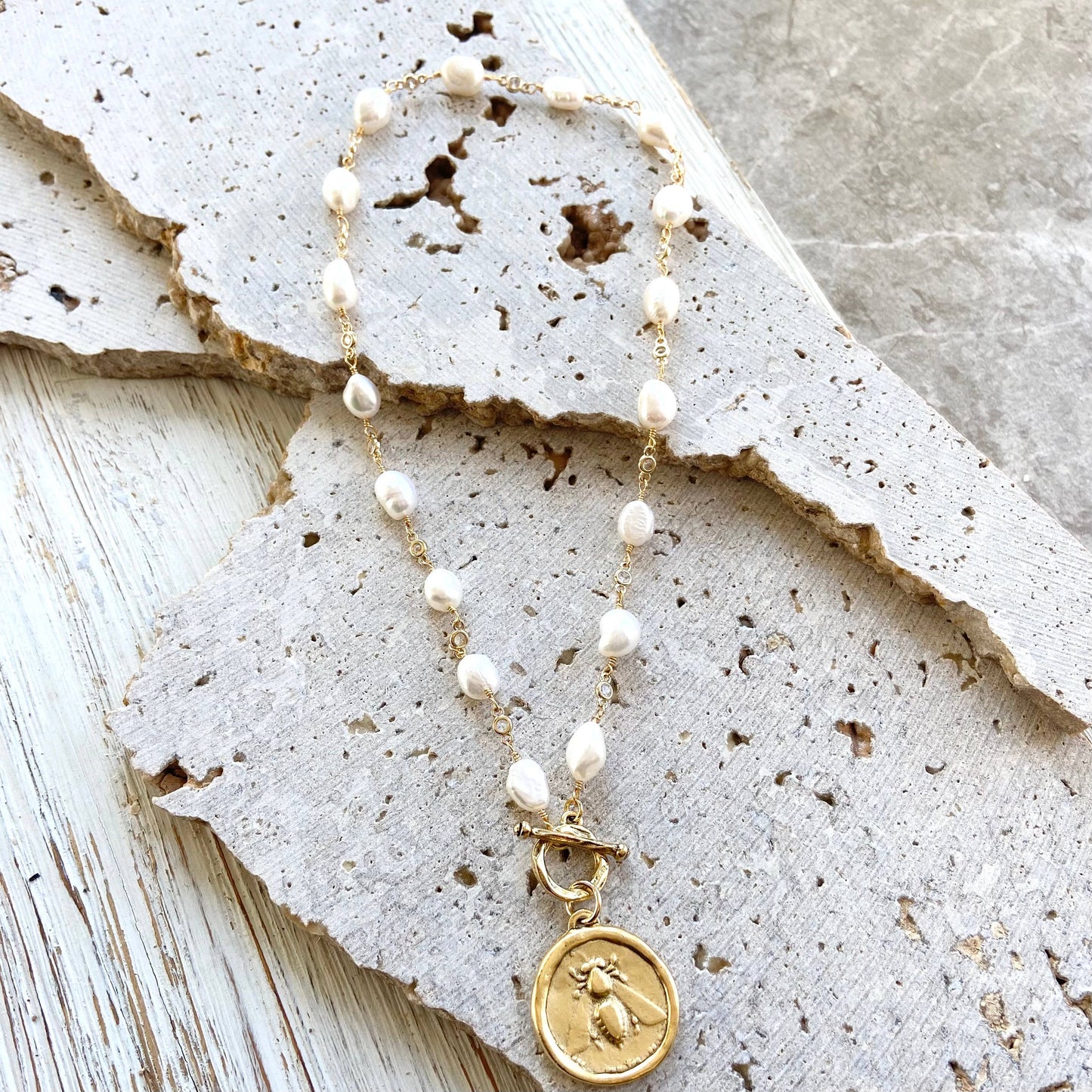 Queen bee pearl necklace boutique salon bee Jewerly  trendy