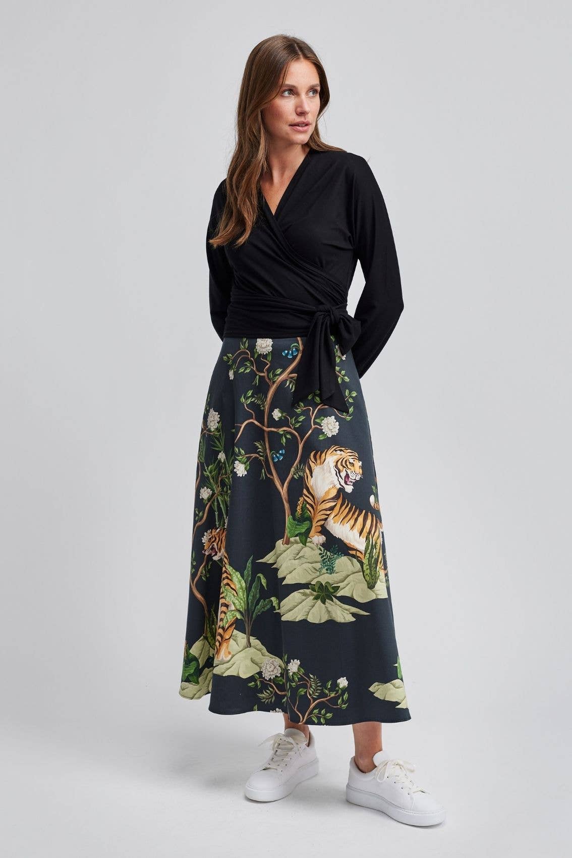 Maxi skirt with tiger print black