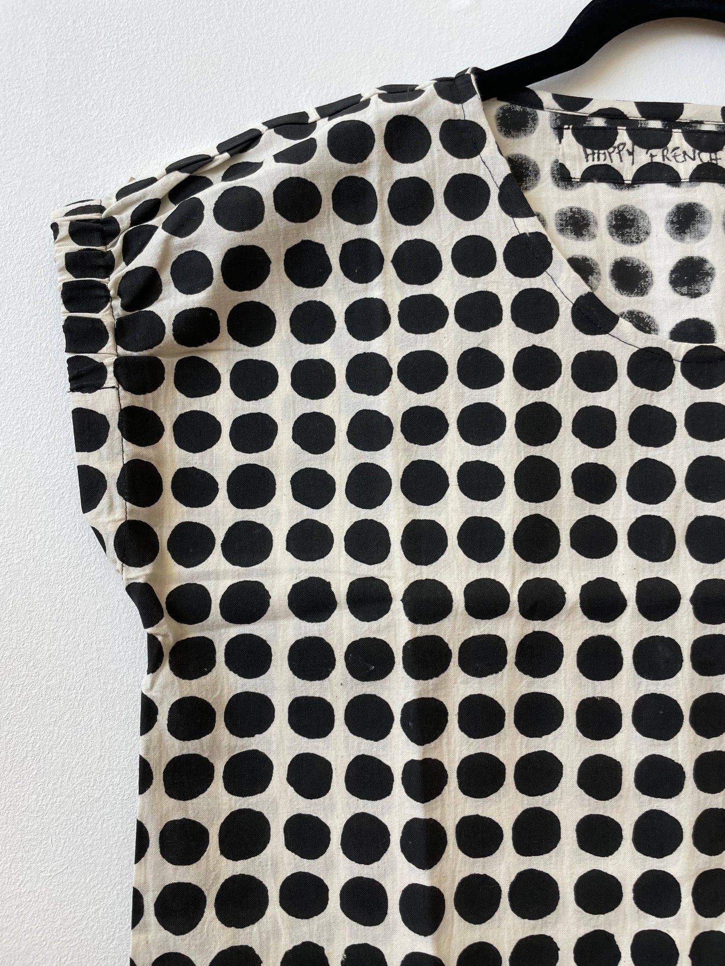 Zelia Big Black Dots