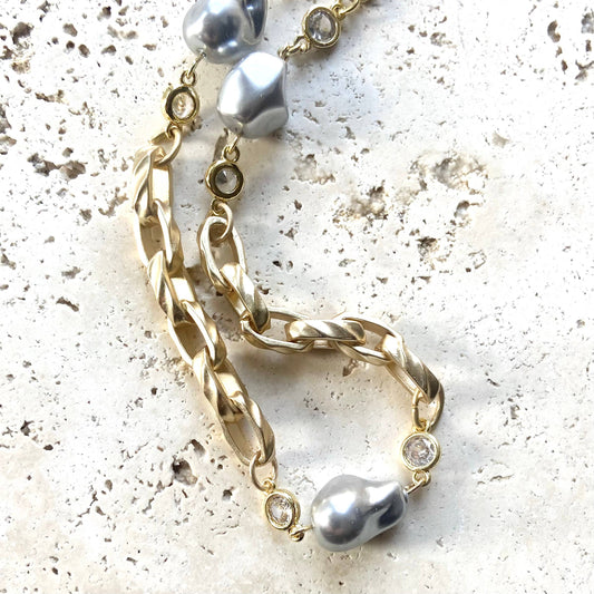 Modern vintage gray porcelian baroque pearl single layering