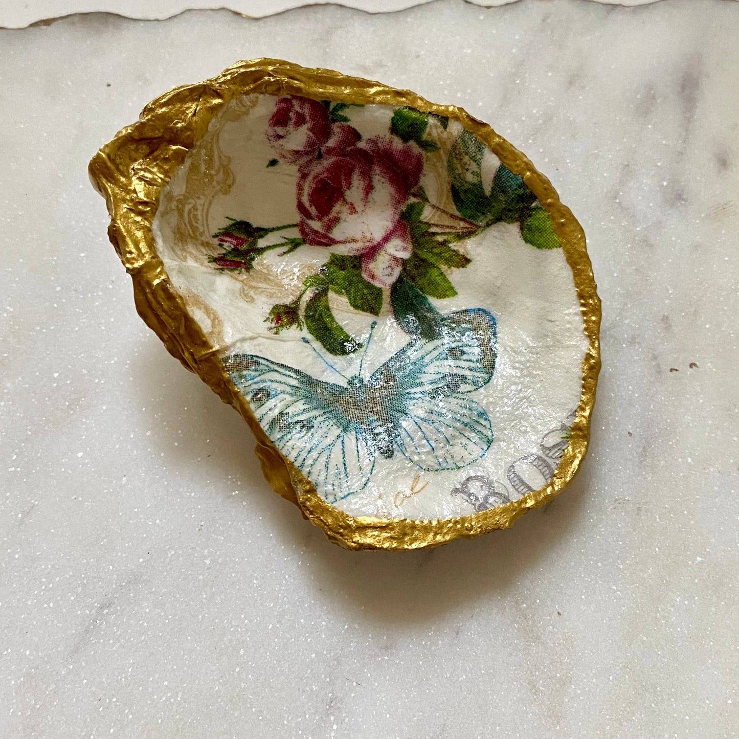 La Vie En Rose Oyster Shell Jewelry Dish