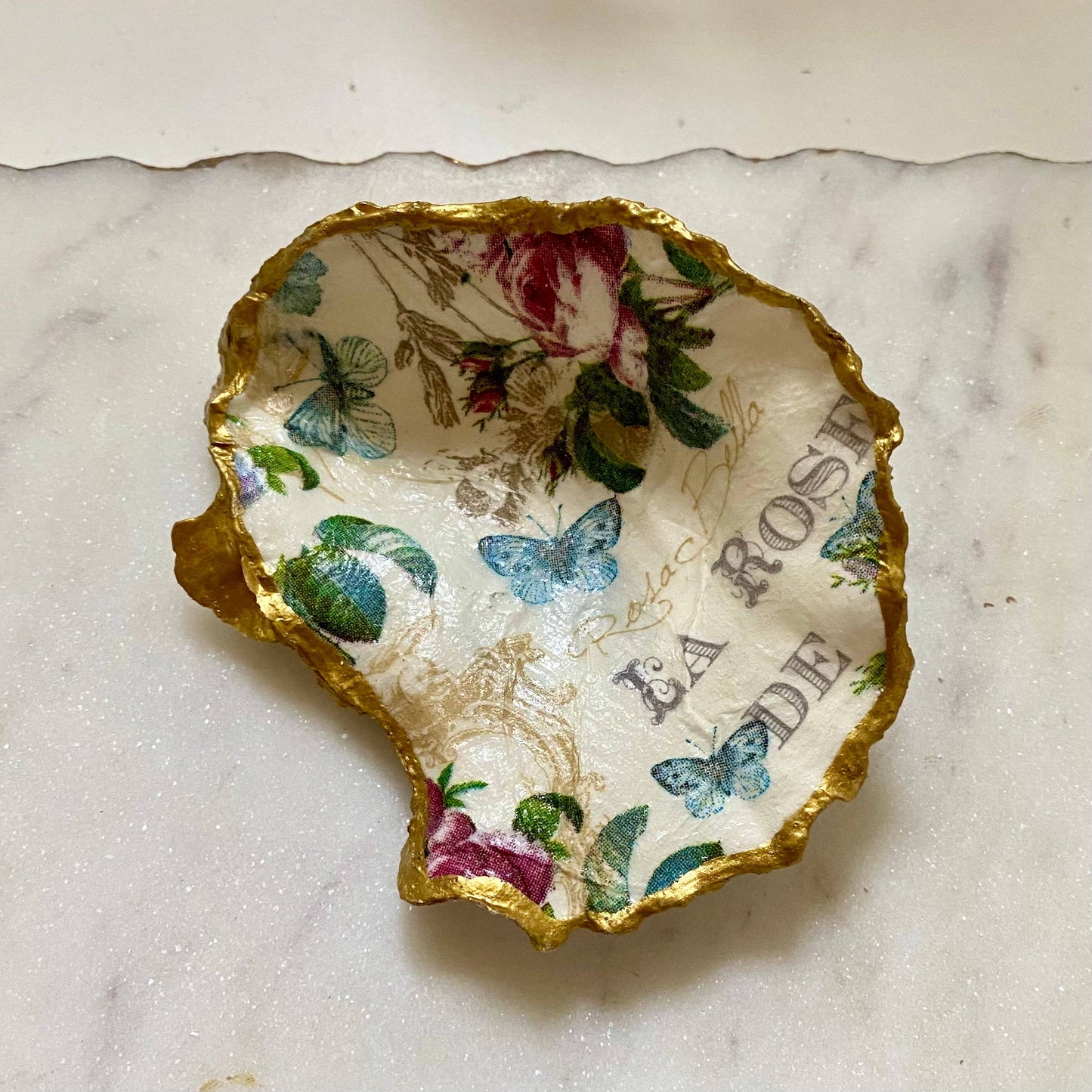 La Vie En Rose Oyster Shell Jewelry Dish
