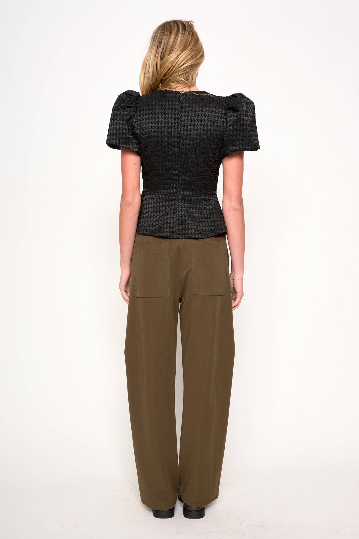 BOWIE BLACK TEXTURED HOUNDSTOOTH PUFF SLEEVE BLOUSE TOP